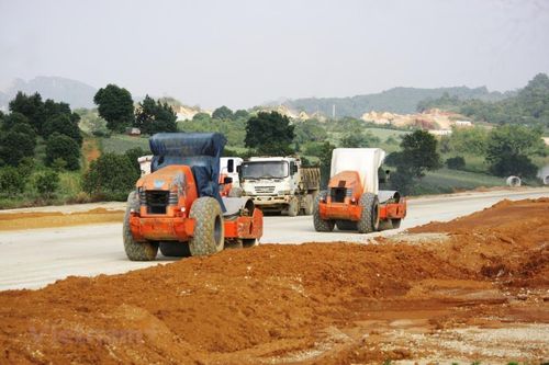 Cao tốc Bắc-Nam phía Đông còn thiếu hơn 6 triệu m3 vật liệu đất đắp