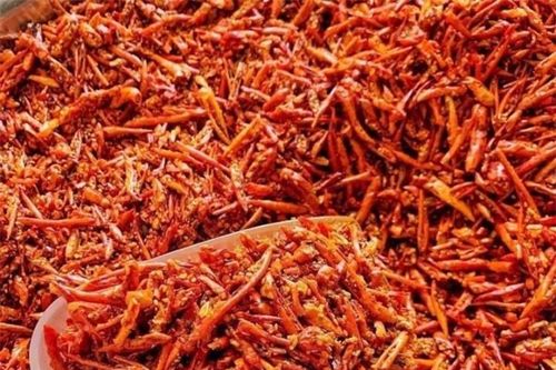 Món snack ớt khô nổi tiếng ở Thái Lan, nhai giòn rụm mà không hề cay xé lưỡi?