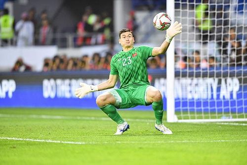 Văn Lâm có được bắt chính trận Việt Nam vs Nhật Bản?
