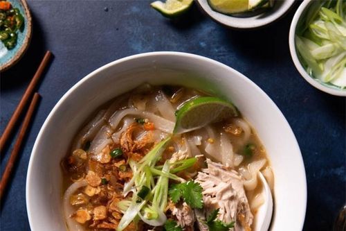 Lạ mà quen 5 món ngon của người Lào: Phở Viêng Chăn khác gì phở Hà Nội?