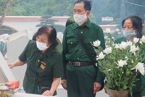 Đề nghị xem xét giảm điều kiện tặng Huy chương Thanh niên xung phong vẻ vang