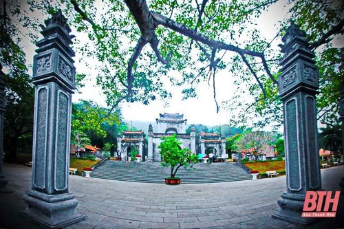 Chiêm bái chốn thiêng Đền Bà Triệu