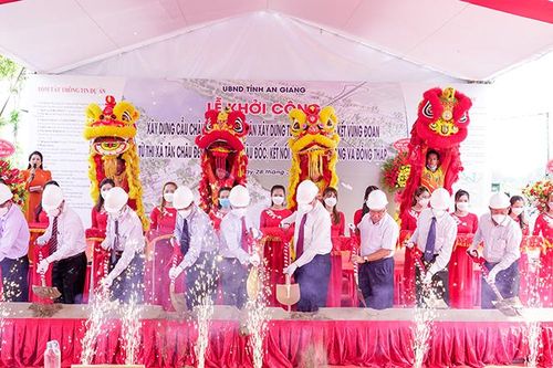 Khởi công xây dựng cầu Châu Đốc và đường dẫn vào cầu thuộc Dự án Xây dựng tuyến đường liên kết vùng, đoạn từ TX. Tân Châu đến TP. Châu Đốc
