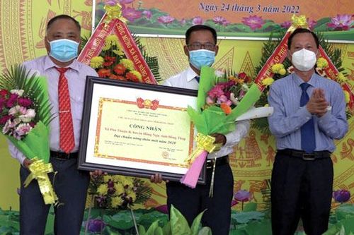 Xã Phú Thuận B đạt chuẩn nông thôn mới