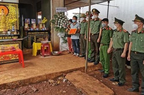Trao 91 triệu đồng cho gia đình có 3 cháu nhỏ chết đuối thương tâm