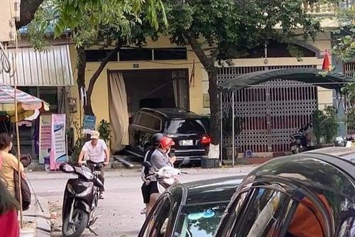 Xác định nguyên nhân xe Mercedes gây tai nạn liên hoàn, 2 người thương vong