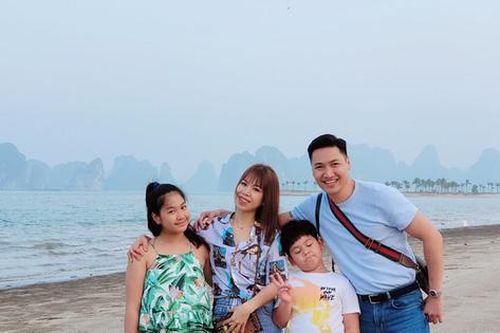 Mạnh Trường khoe ảnh gia đình, gây bất ngờ nhất là ngoại hình hiện tại của bé Chip từng gây sốt trong 'Bố ơi mình đi đâu thế'