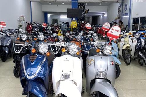 Giá xăng dầu tăng, nhiều người chuyển sang xe điện