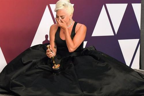 Váy gala Oscar đẹp nhất mọi thời đại