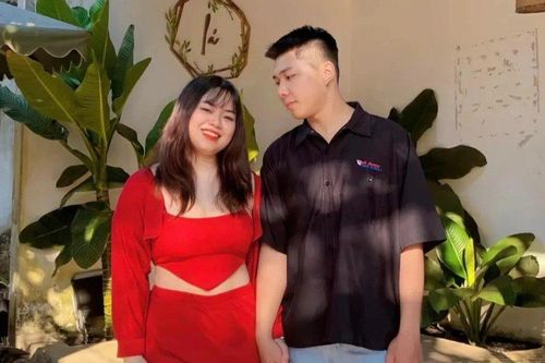 Cùng tăng gần 20 kg sau 2 năm hẹn hò