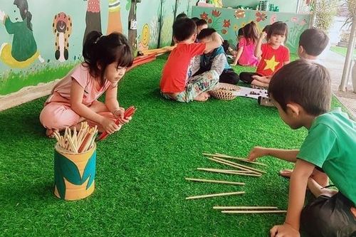 'Biến' phế thải thành đồ dùng, đồ chơi cho trò