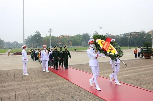 Nhiều hoạt động ý nghĩa bên lề Hội nghị Tuyên dương học sinh, sinh viên tiêu biểu trong Chương trình 'Nâng bước em tới trường-Con nuôi đồn Biên phòng'