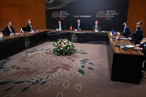 Nga phản đối để phương Tây tham gia đàm phán về Ukraine