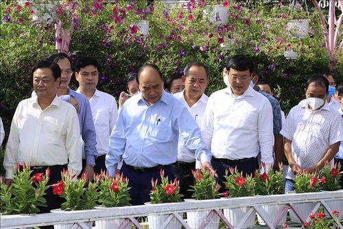 Chủ tịch nước khảo sát một số mô hình kinh tế hợp tác, hợp tác xã tại Đồng Tháp