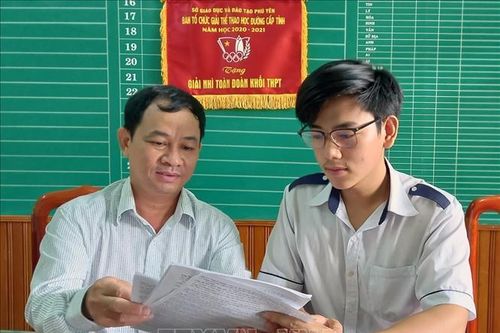 Cậu học trò làng biển Phú Yên và ước mơ thi Vật lý quốc tế