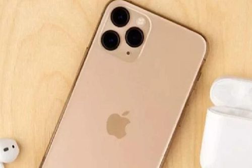 Năm nay, Apple giảm lượng sản xuất iPhone và tai nghe AirPods