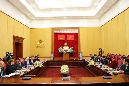 Tăng cường phối hợp đấu tranh các đường dây đưa người di cư bất hợp pháp