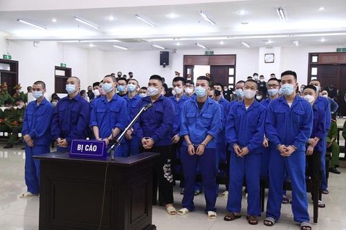 Gần 30 thanh, thiếu niên lĩnh án tù vì chém nhau giữa phố