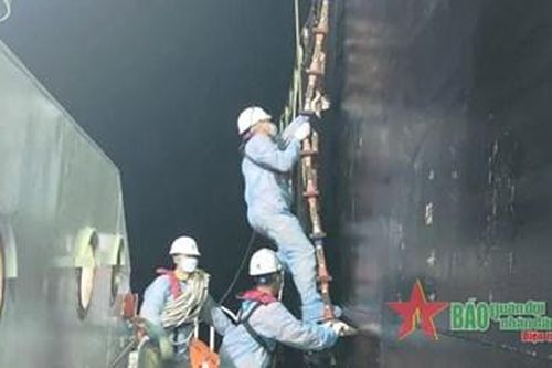 Cứu nạn thuyền viên tàu Izumo