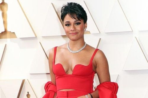 Sao nữ đồng tính lập kỷ lục tại Oscar 2022
