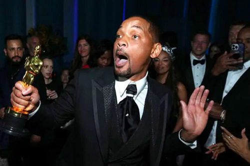 Will Smith bị yêu cầu rời Oscar 2022