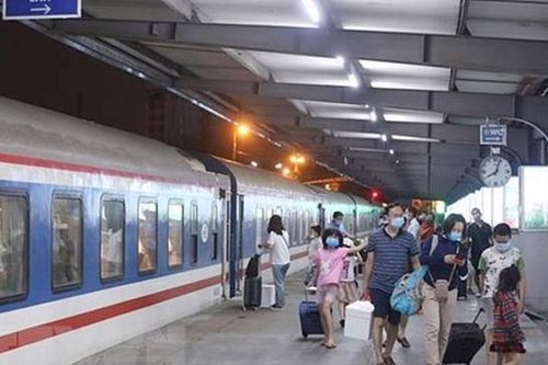 Đường sắt chạy thêm hàng loạt đoàn tàu khách dịp nghỉ lễ 30/4, 1/5