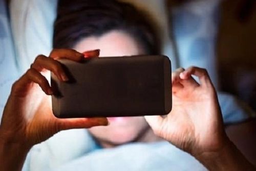 Bà mẹ ở TPHCM chia sẻ câu chuyện: 'Cho mẹ xem phim người lớn... cùng con'