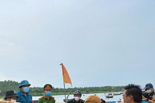 Đà Nẵng ứng phó với mưa lũ trái mùa