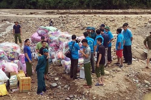 Khi lính hình sự làm từ thiện