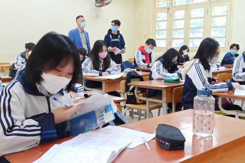 Hà Nội cho phép tổ chức ăn bán trú cho học sinh từ lớp 7 đến lớp 12
