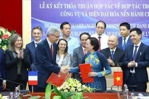 Hợp tác Việt - Pháp trong lĩnh vực công vụ và hiện đại hóa nền hành chính