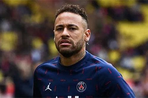 PSG giữ được Neymar, khó đưa Kante trở lại Pháp