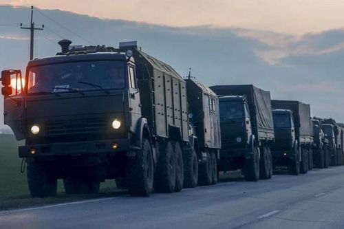 Nga gặp khắc tinh ở Ukraine: 'Bầy ong vỡ tổ' phục kích, đoàn xe quân sự 60km tan tác?