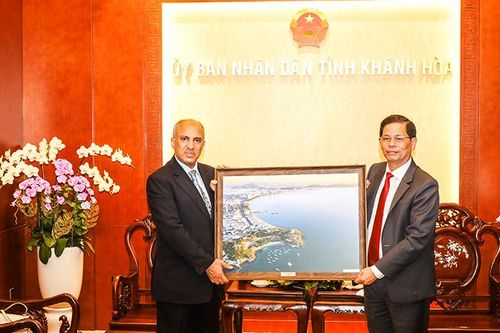 Chủ tịch UBND tỉnh Nguyễn Tấn Tuân tiếp Đại sứ Ả-rập Xê-út tại Việt Nam
