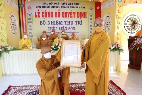 Bến Tre: Lễ trao quyết định bổ nhiệm trụ trì chùa Liên Sơn