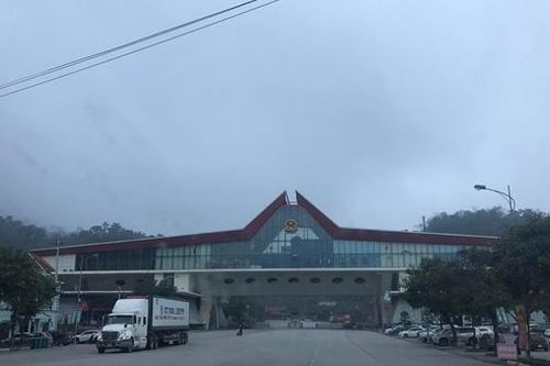 Hơn 1.000 xe hàng vẫn ùn tắc ở cửa khẩu