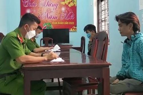 Hai đối tượng có tiền án, tiền sự vừa trộm xe liền gặp Công an