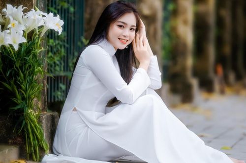 Hoa loa kèn khoe sắc khắp phố phường Hà Nội