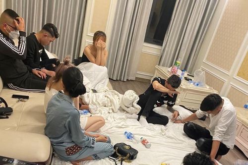 Chú rể bị bắt sau đám cưới 1 ngày vì dùng 'nước vui' trong khách sạn