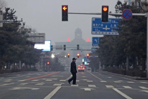 Kinh tế Trung Quốc thấm đòn từ các biện pháp phong tỏa