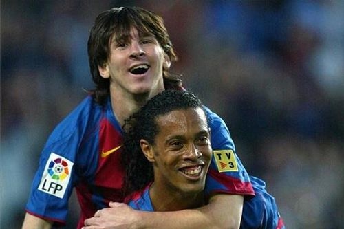 Ronaldinho chỉ trích CĐV PSG vì la ó Messi