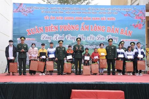 Tạo điều kiện tốt nhất để học sinh dân tộc thiểu số được học tập, phát triển về mọi mặt