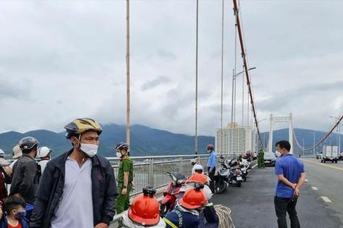 Nỗi buồn trên cây cầu treo dây võng : Cứu những mảnh đời tuyệt vọng