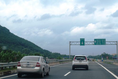 Quý 3 sẽ sửa xong hằn lún, rạn nứt mặt đường cao tốc Nội Bài-Lào Cai