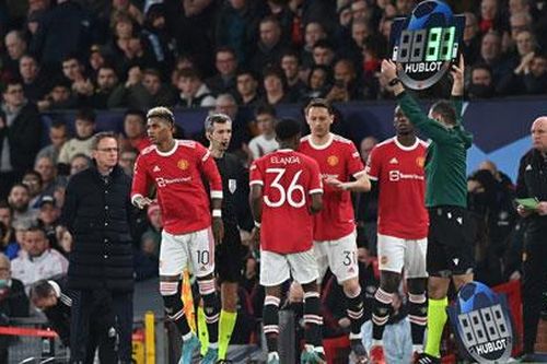 Premier League sẽ được thay 5 người ở mùa 2022/23