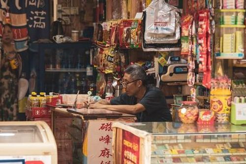 Các doanh nghiệp nhỏ Trung Quốc than phiền vì 'bị bỏ rơi' khi làn sóng Omicron đe dọa sự phục hồi