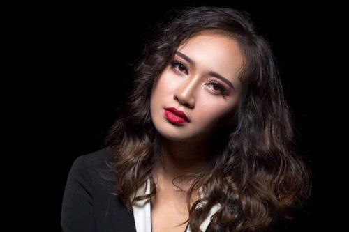 Anh trai Ngọc Châu vừa qua đời chưa lâu, ca sĩ Khánh Linh phải đưa mẹ nhập viện vì thiếu máu