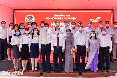 Thành lập Ban Chỉ đạo Chương trình phối hợp hỗ trợ nông dân chuyển đổi số