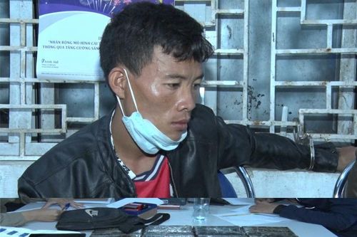 Mang 20 bánh heroin đi bán thì bị bắt
