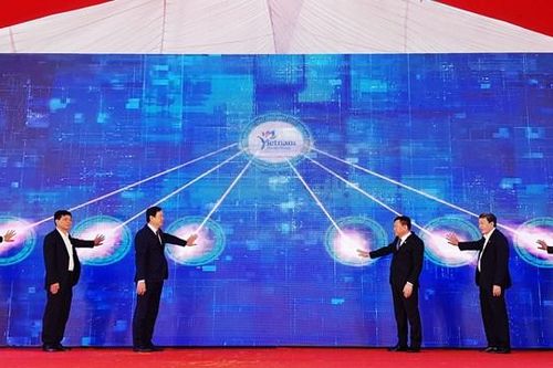 Thanh Hóa: Ra mắt sản phẩm du lịch thông minh và mở cửa đón khách tham quan chính điện Lam Kinh